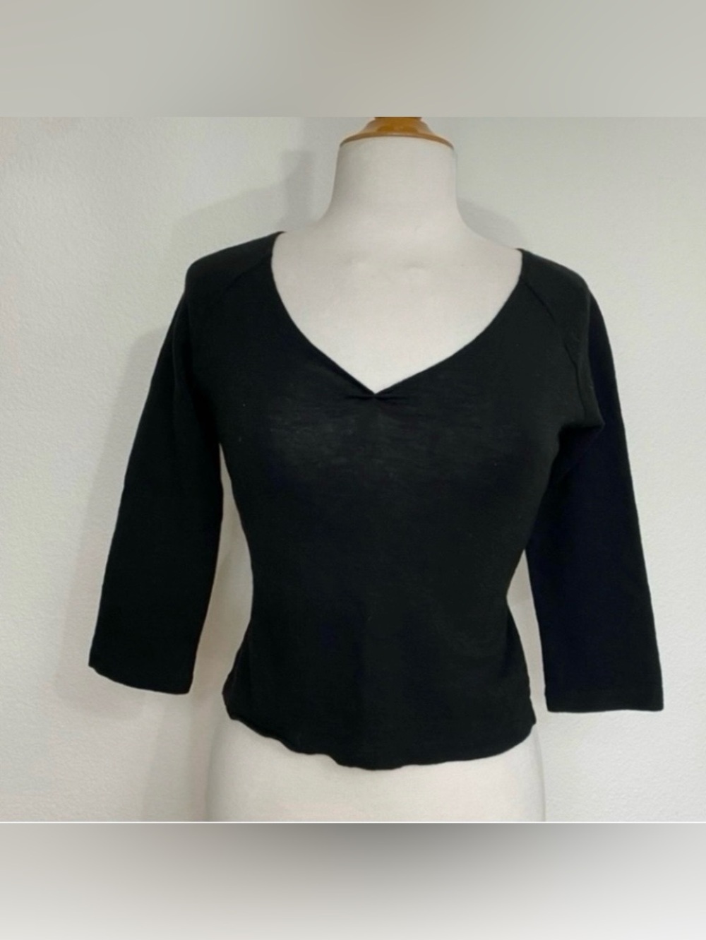 Banana Republic Womens Black 100% Wool V Neck Sweater Size Medium Preppy Classic